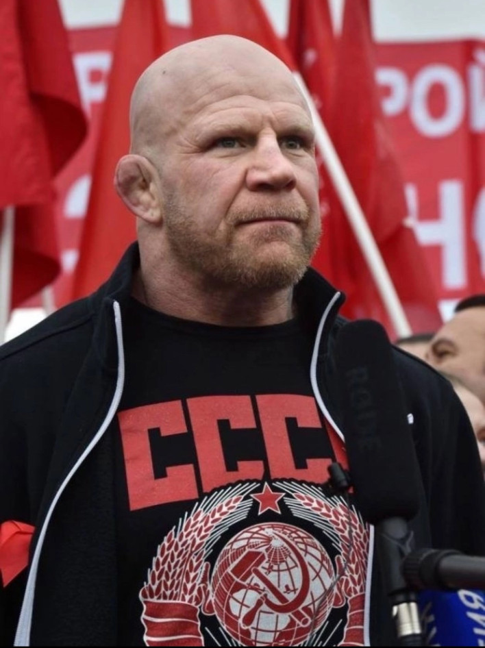 легенда смешанных единоборств посетил Мурманск - фото - 1